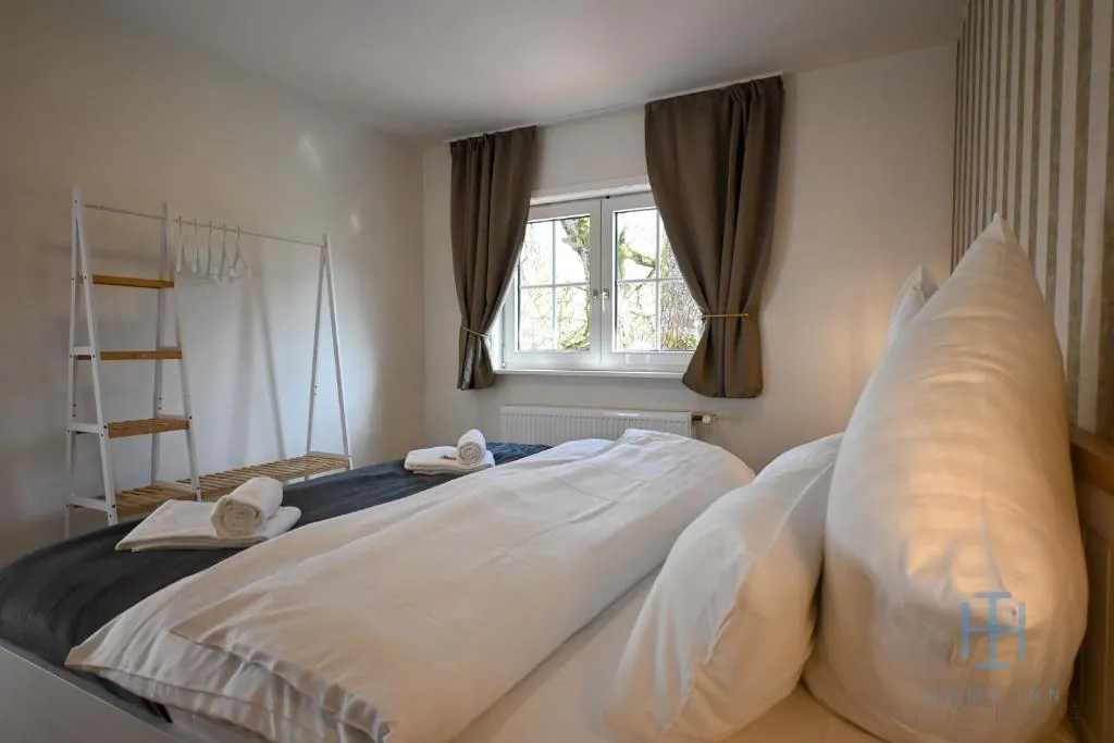 Schlafzimmer mit Blick ins Grüne